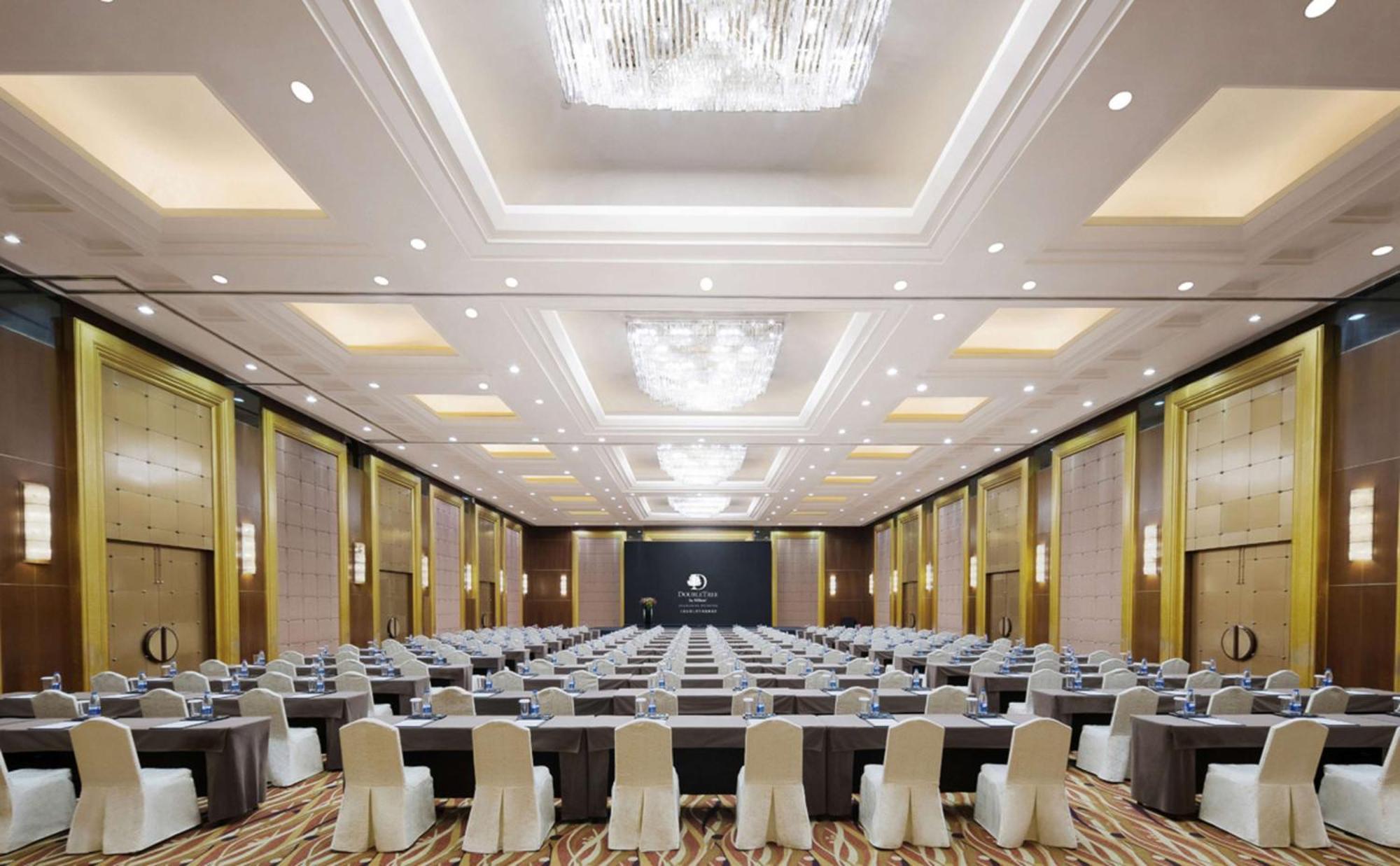 Doubletree By Hilton Pudong - Present Welcome Cookie Hotel 5*