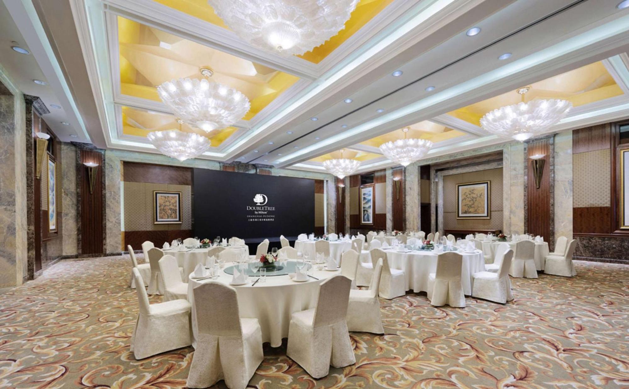 Doubletree By Hilton Pudong - Present Welcome Cookie 5*