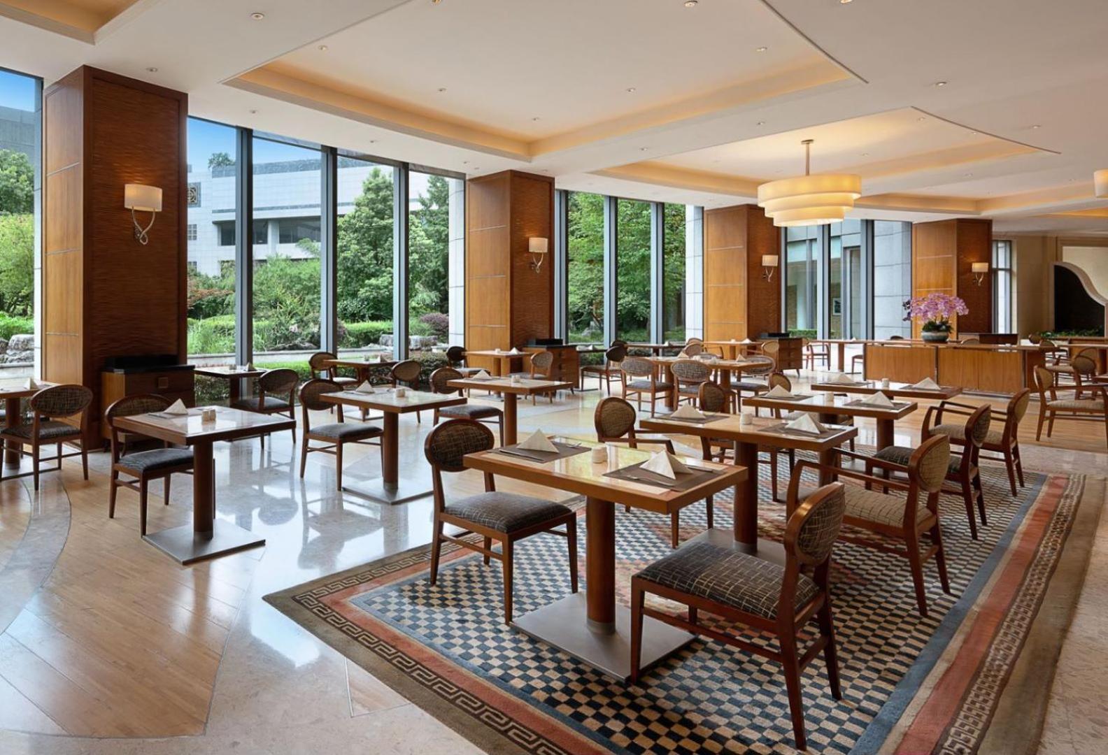 Doubletree By Hilton Pudong - Present Welcome Cookie Hotel